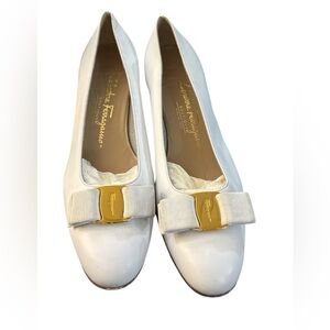 SALVATORE
FERRAGAMO Lillaz Leather Ballet Pump 8 B Bow Iconic
Classic Sh…